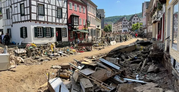 xcsm_Hochwasser_2021_Bad_Muenstereifel1_3079b726b8.jpg.pagespeed.ic.Z8BJ-LjDgA.webp